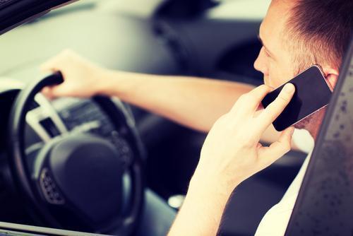 cell phone use, distracted driving, Illinois Traffic Violations Attorneys